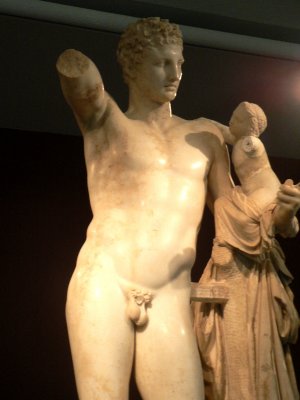 Olympia - Museum - Praxiteles Hermes 2.jpg