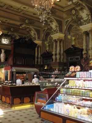 Moscow grocery: Yeliseyevsky's on Tverskaya