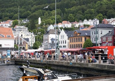 Torget market, with one of Bergens seven hills.