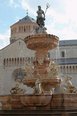Neptunes Fountain and Cathedral of Saint Viglio
