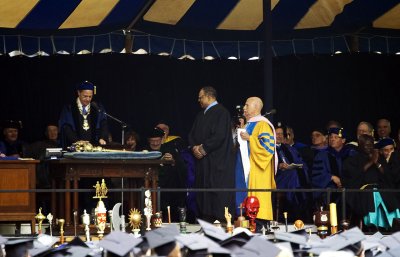 Willie Mays receives honorary degree