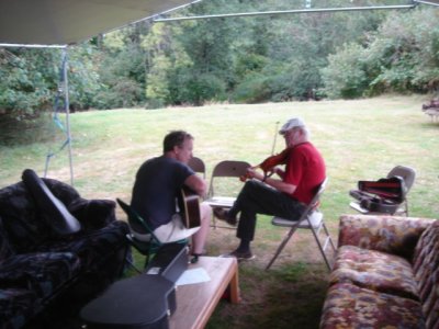 Tony and Jim jamming in the 'living room' 022.jpg