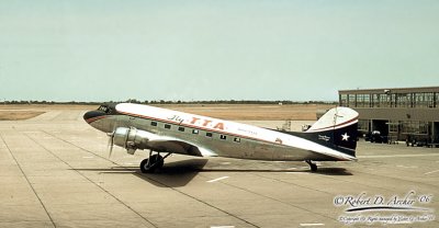1210 DC-3 N18121 Trans Texas.jpg