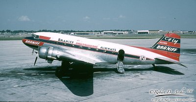 2439 DC-3 N34950 Braniff.jpg