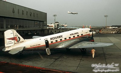 933 DC-3 N16018 Mohawk.jpg