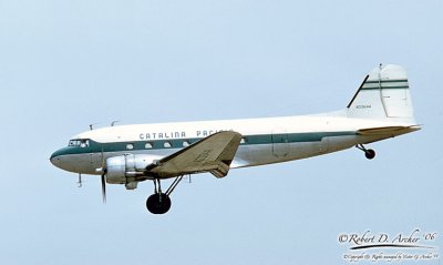 3271 DC-3 N33644 Catalina Pacific.jpg