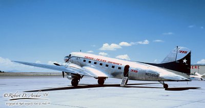 5749 DC-3 N25668 TTa.jpg