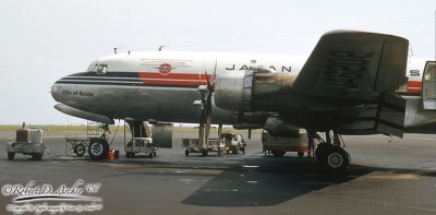 1550 DC-6 JA6202 JAL.jpg