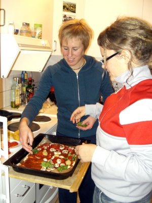 Karin, Cia and old skool pizza