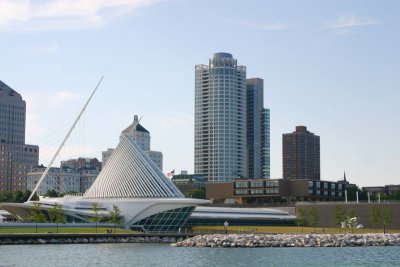 View of the museum from the pier, Milwaukee