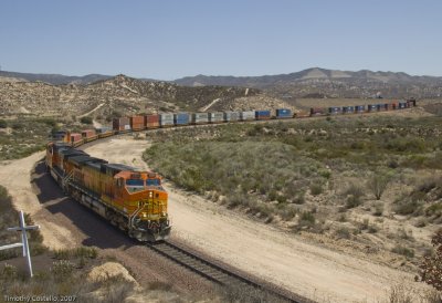 BNSF 4564 WB below Alray-8473.jpg