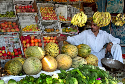 Fruit vendor in Dadyal