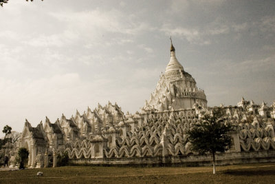 Same temple, different white balance