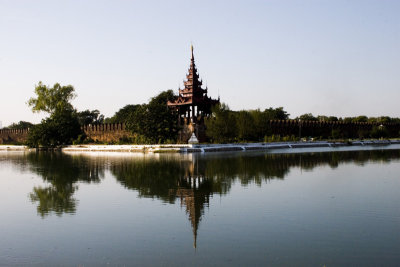 The moat was nice. I jogged once around the palace. Took 50 minutes, so I figure about 9 kilometers.