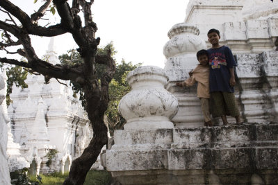 Some kids led me through a temple.