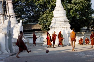 Footballing novices, temple by the stone-cutters souq