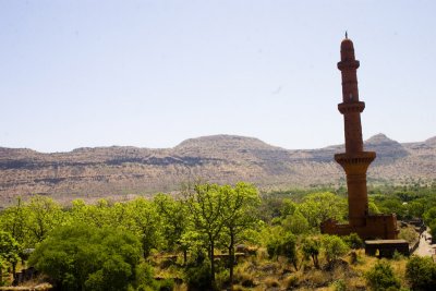Minaret, desert wasteland