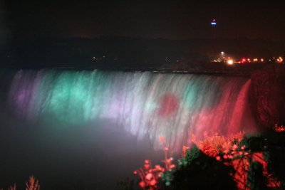 IMG_8082_Lights on at the Horseshoe Falls