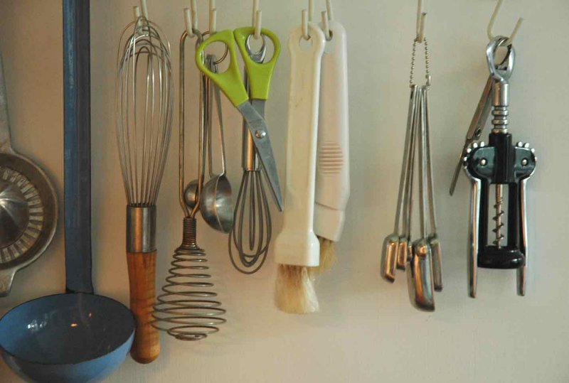 28  Kitchen utensils  3989