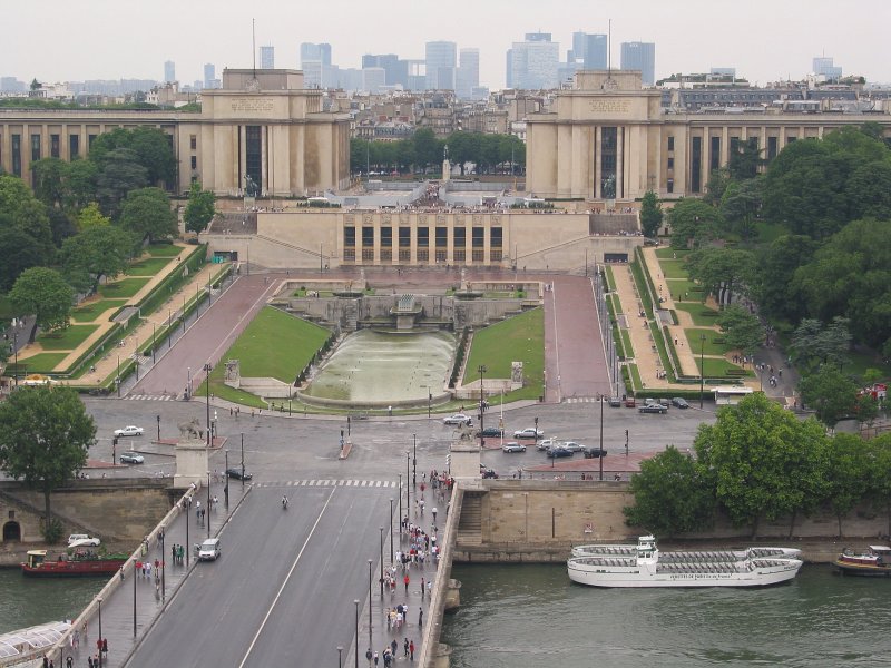 Looking NW; Trocadero, La Defense