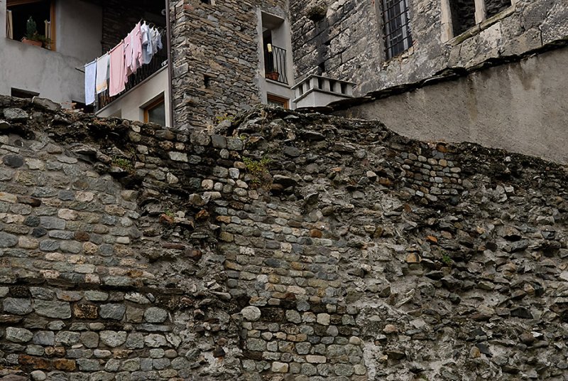 Roman wall with laundry