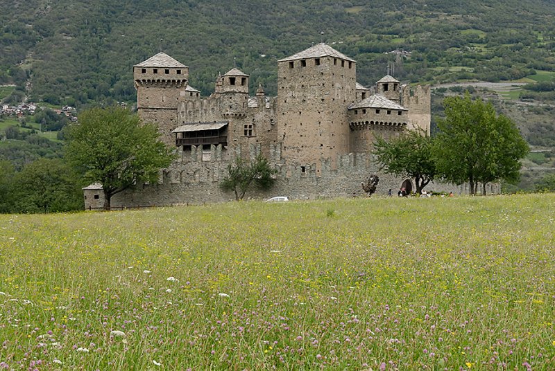 Castle Fenis