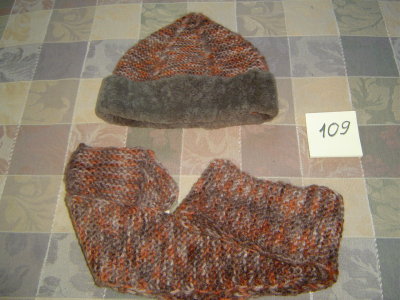#109 Brown/rust hat and scarf