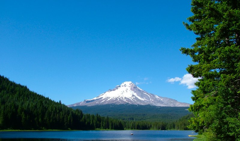 Trillium Lake near Mt. Hood