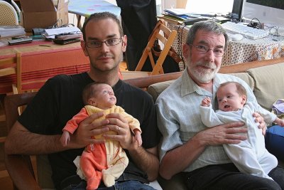 Papy Michel, Papa et les twins (0608)