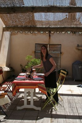 Christine inaugure la terrasse version été (0627)