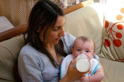 biberons en famille (P0890)