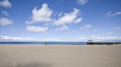 Queen's Surf Beach - Waikiki