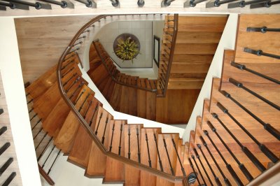 Staircase_going down_.jpg