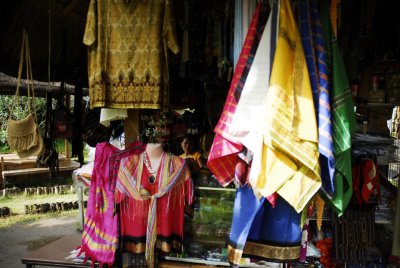 girl outdoor shop Davao_.jpg