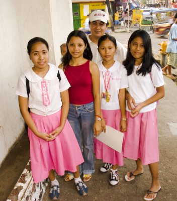 ding again with his students_.jpg