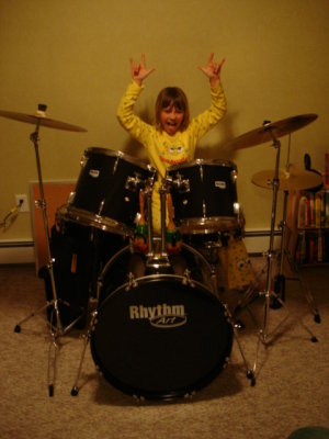 Kaitlyn drumming - the next Avril Lavign(sp)