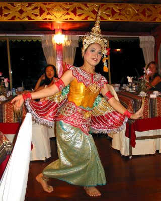 The Elegance of Thai dance