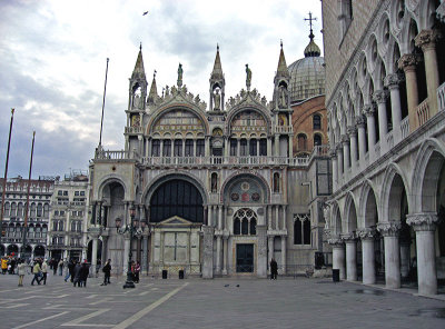 South facade of San Marco and west facade of the Doge's Palace .. 2858