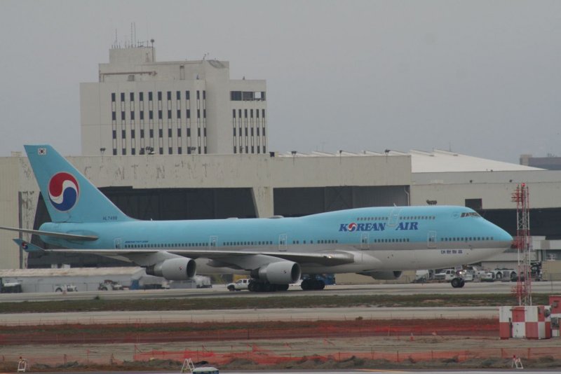 Korea Air Boeing 747