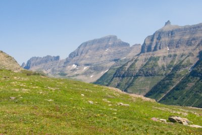 zP1010243 Looking northwards on return from Hidden Lake Overlook.jpg