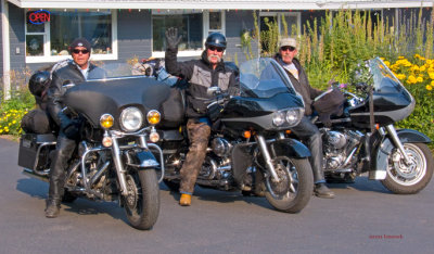 zP1010537 Riders depart SanSuzEd campground near West Glacier Montana.jpg