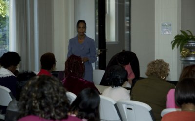 WomanLeadingGrouop_0025.jpg