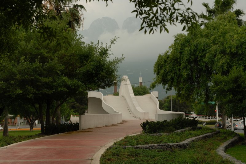 070324-166-Mty Calz San Pedro.jpg