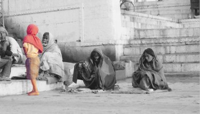 Varanasi : the boy and the beggars