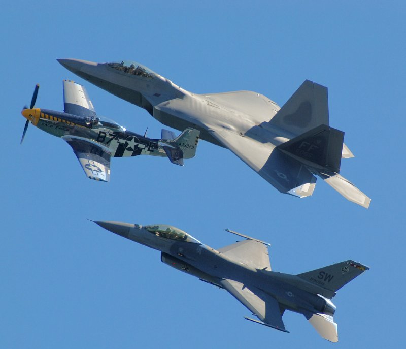 2007 Toronto Air show shot.jpg