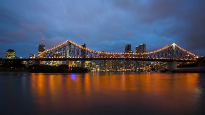 Brisbane and Story bridge cloud- and cityscape