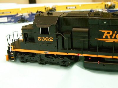 New from Athearn: Arriving now in shops: SD40T-2s with upgraded details.