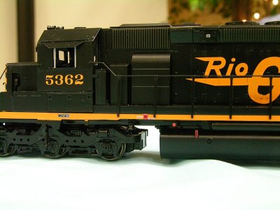 New from Athearn: Arriving now in shops: SD40T-2s with upgraded details.