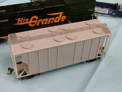 New from Athearn: PS 2600 hopper RTR-line