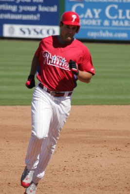 Burrell in home run trot